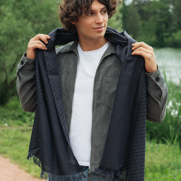 Etole-homme-cachemire-soie-coton-noir-parme-Losange