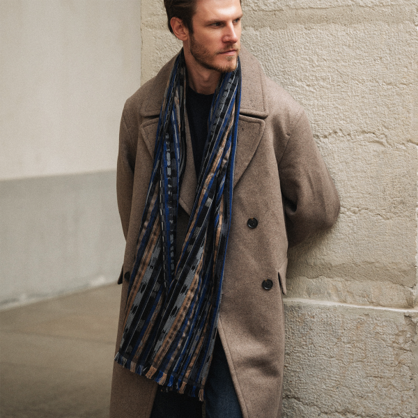 Echarpe-homme-laine-soie-bleu-fabrique-en-France-Orpheon