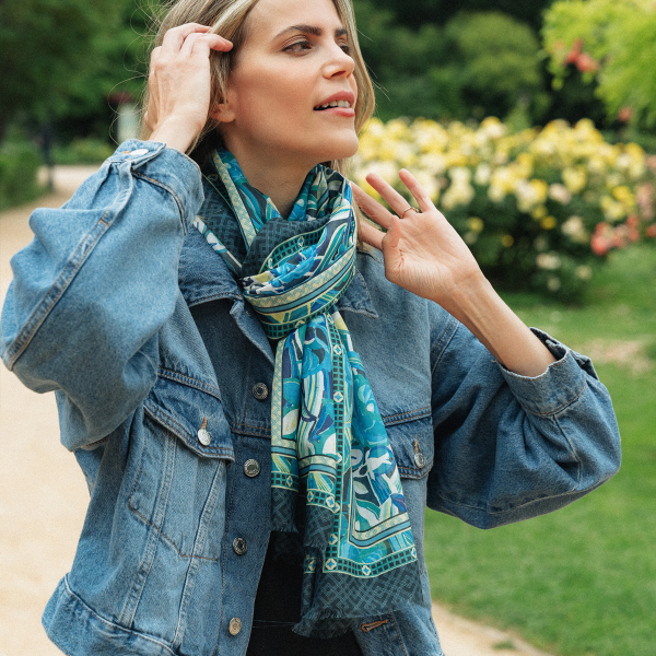 Etole-femme-imprimée-bleu-turquoise-coton-soie-Belle de nuit