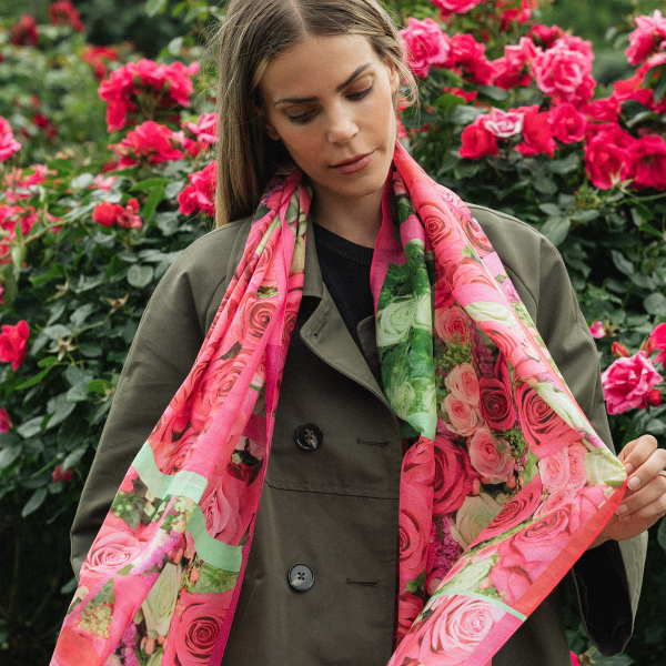Etole-femme-imprimée-rose-coton-soie-Roses