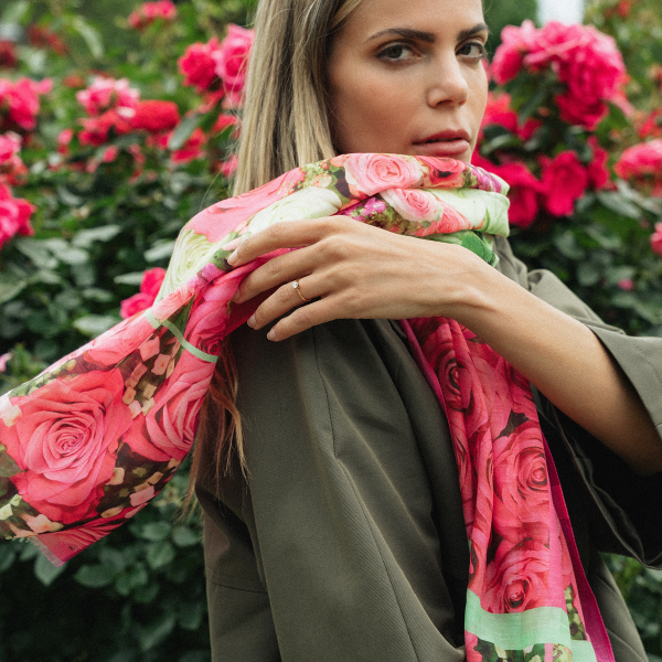 Etole-femme-imprimée-rose-coton-soie-Roses