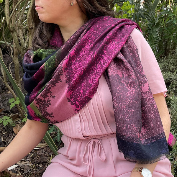 Maxi-étole-femme-laine-mérinos-rose-fuchsia-Jacaranda