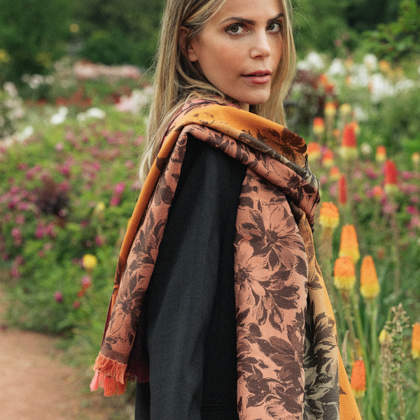 Etole-femme-laine-soie-hermes-gold-Romantique