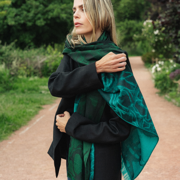 Etole-femme-laine-soie-verte-Rosaé