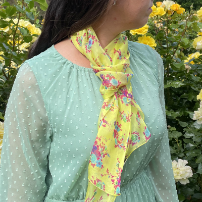 ECHARPE SOIE IMPRIMEE BOUQUET JAUNE SOLEIL