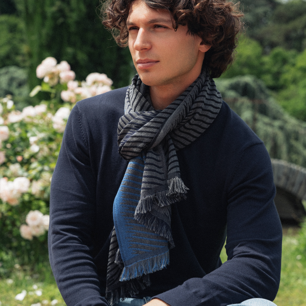 Blue-gray-silk-Merino wool-cashmere-men’s-scarf-Classique