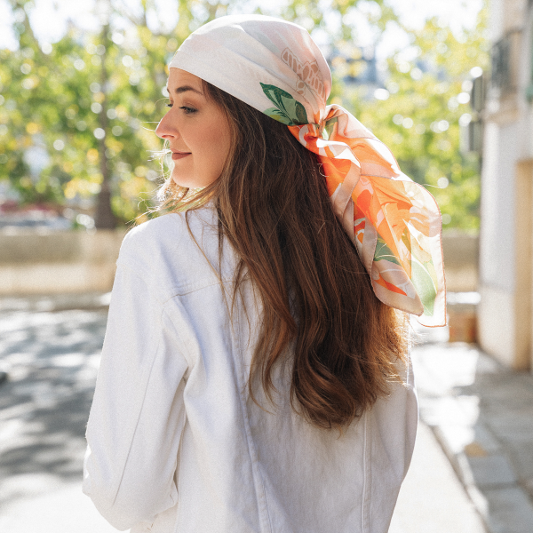 Carré-beige-soie-bio-imprimé-Marin