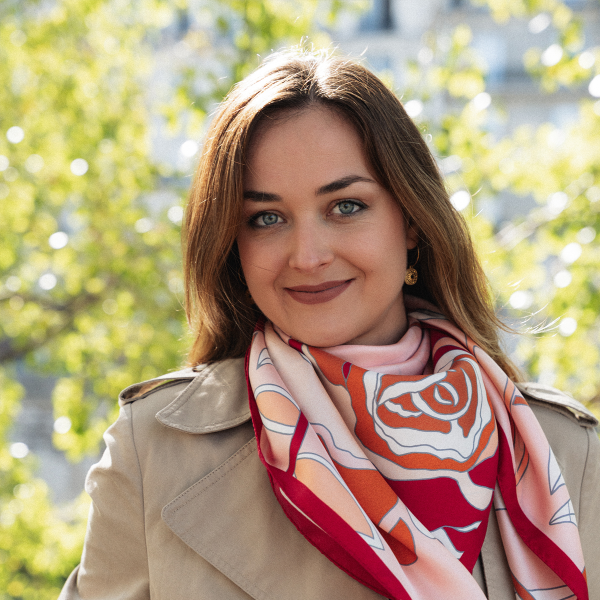 Carré-rouge-twill soie-bio-imprimé-cloudy