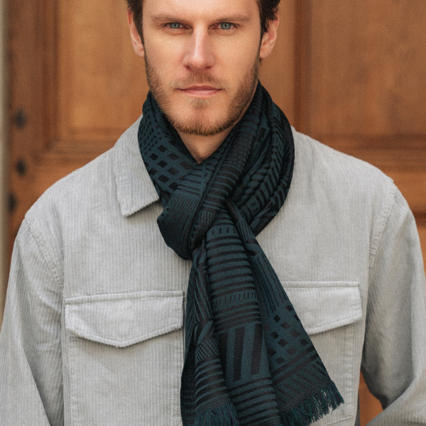 Dark-green-silk-Merino wool-men’s-scarf-Kyoto