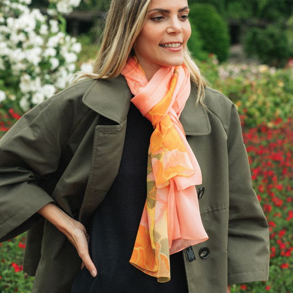 duo-de-soie-femme-echarpe-imprimé-fleur-pivoine-jaune-foulard-rose pèche