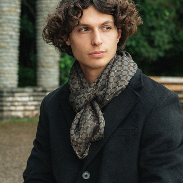 Echarpe-homme-manchester-cachemire-soie-gris-2A