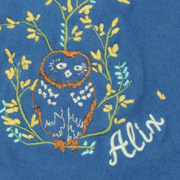 Echarpe-enfant-brodée-hibou-coton-biologique-bleu-indigo