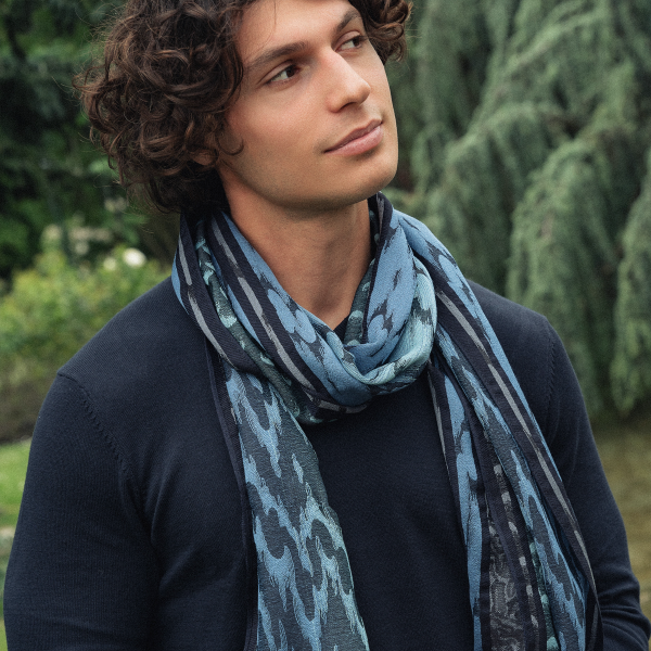 Echarpe-homme-laine-soie-bleu-Atome