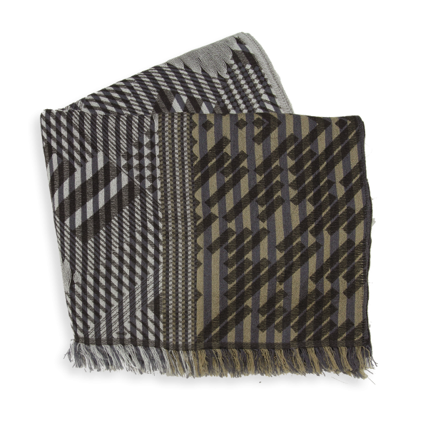 Echarpe-homme-geometrique-ride-laine-soie-gris-beige-4A