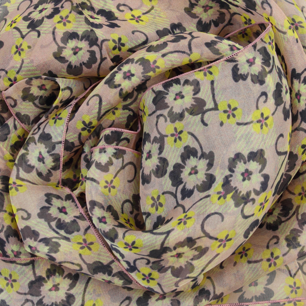 Foulard-femme-soie-rose-pastel-imprimé-fleur-fabrique-en-France