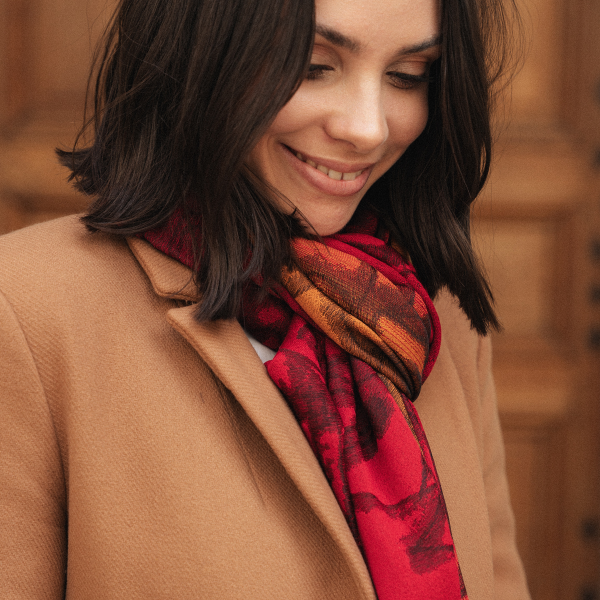 Echarpe-femme-laine-merinos-soie-fabrique-en-france-rouge-orange-Rosae