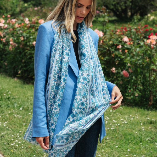 Foulard-chèche-femme-coton-soie-imprimé-bleu-Jardin
