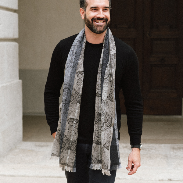 Gray-silk-wool-men's-scarf-Victoria