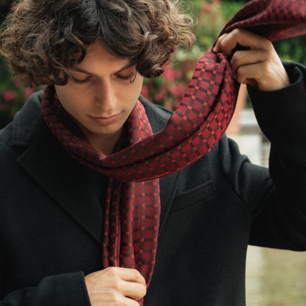 cashmere-coton-silk-man's-scarf-red-Manchester