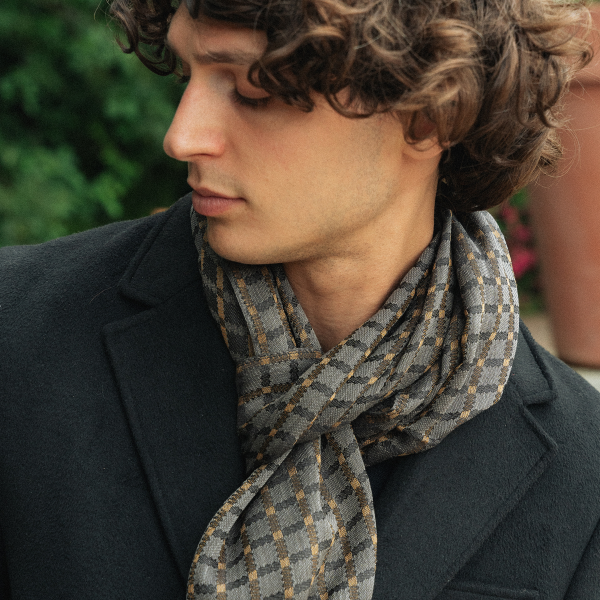 cashmere-coton-silk-man's-scarf-gray-taupe-Manchester