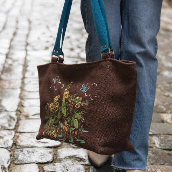 sac cabas en jute brodé fleurs des champs