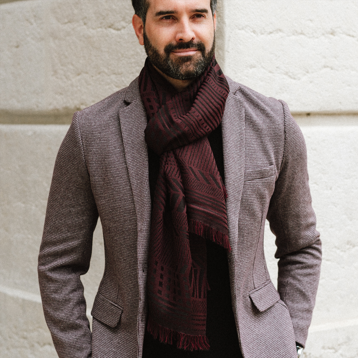 Betjene Adept montage Small men's burgundy scarf made of natural materials | Extremely elegant