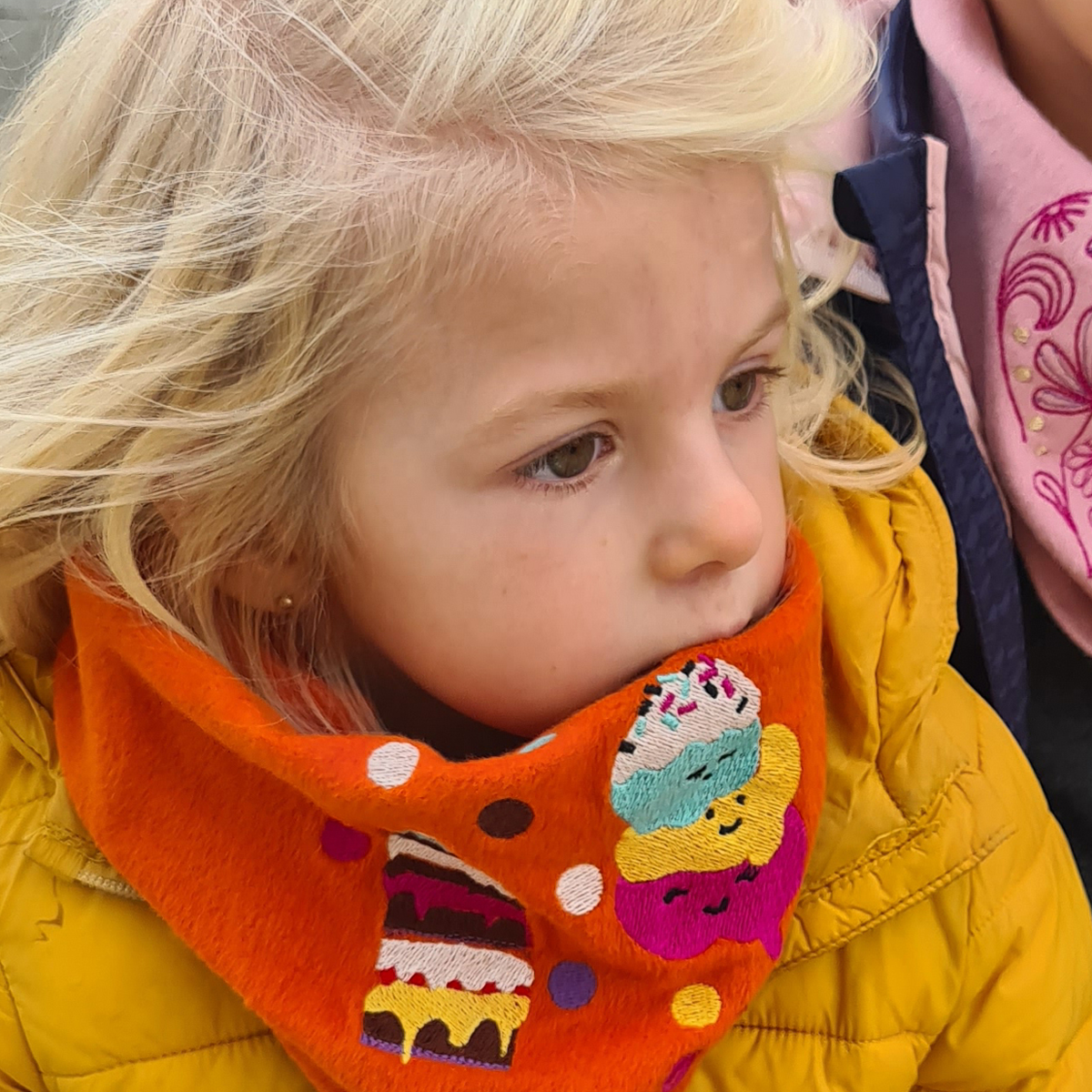 Écharpe snood brodée pour enfant, fabriquée à partir de matériaux