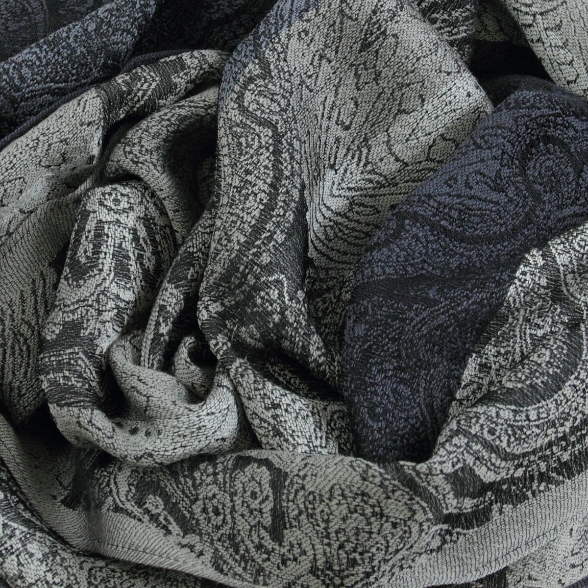 Beautiful gray silk and wool men's scarf | Ornamental cashmere style.